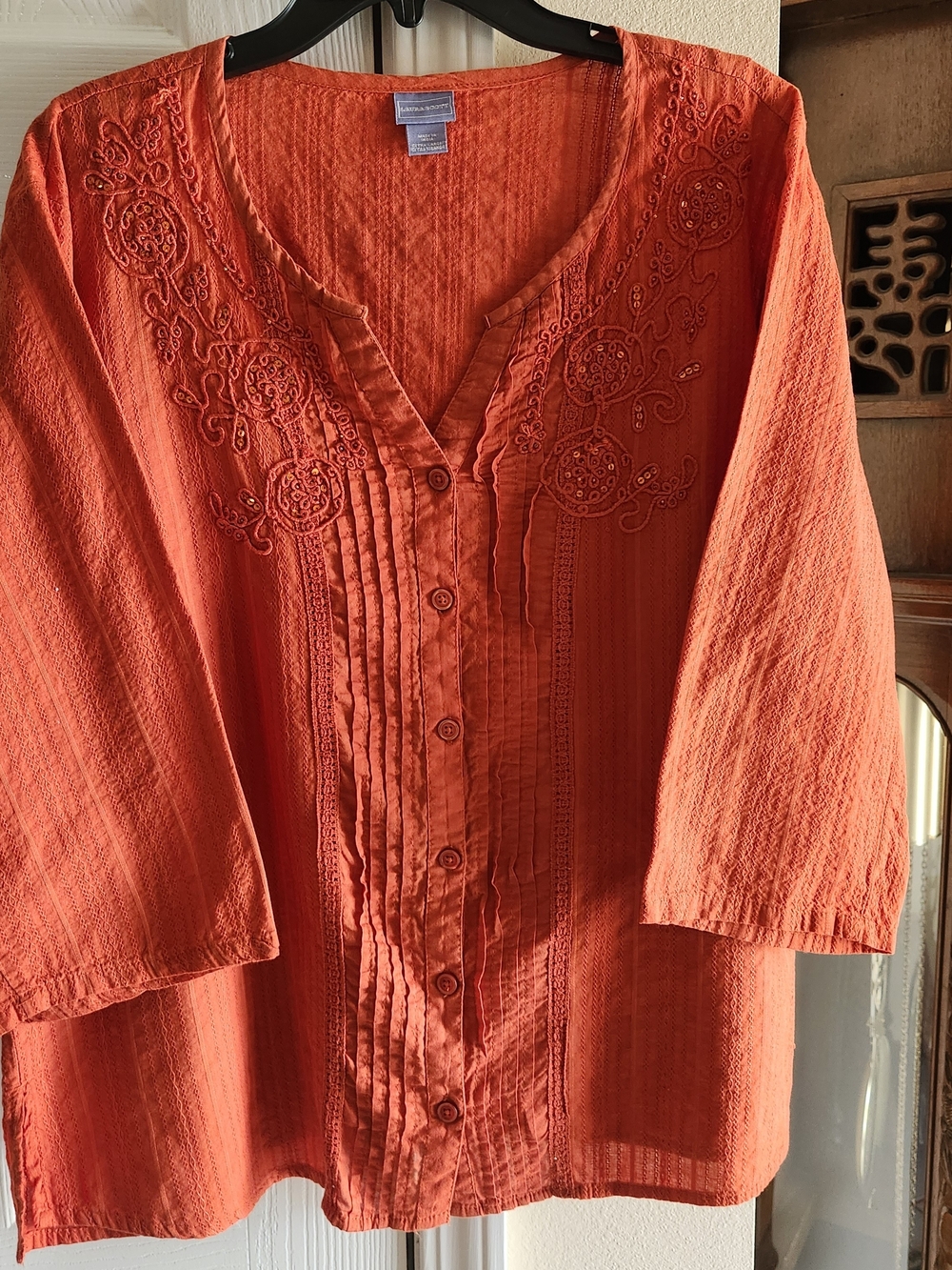 Laura Scott Orange Embroidered Pintuck Button-Front Blouse With Sequins. Sz XL - Picture 3 of 3
